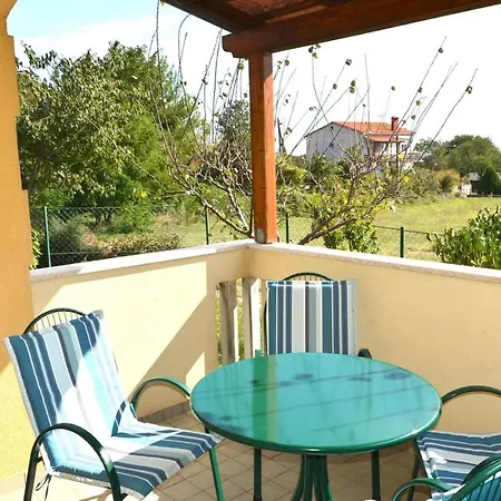 Holiday With Pool And Spacious Backyard Affittacamere