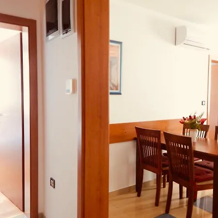 Affittacamere Holiday With Pool And Spacious Backyard Pola