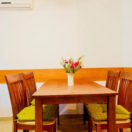 Holiday With Pool And Spacious Backyard Affittacamere 3*