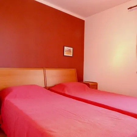 Holiday With Pool And Spacious Backyard Affittacamere